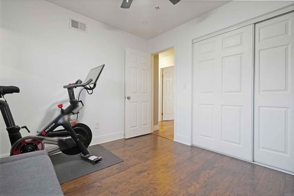 Fitness Equipment, Interior, Recessed Lighting, Wood Texture Flooring