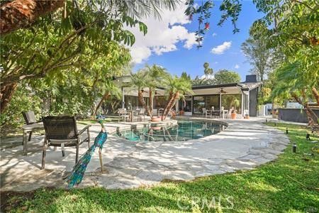 Exterior, Pool