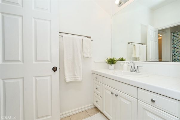 Bathroom, Interior, Tile Countertops