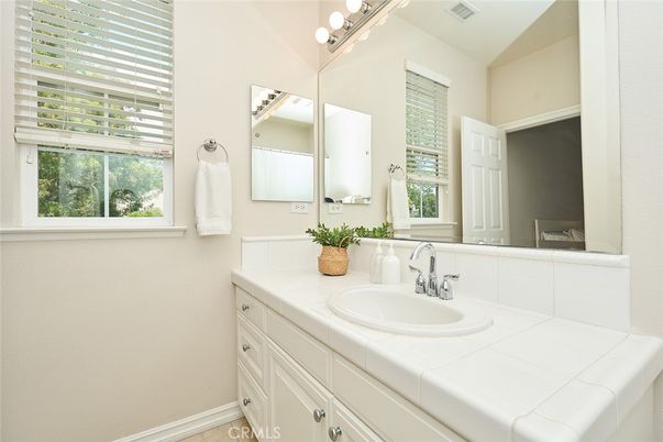 Bathroom, Interior, Tile Countertops