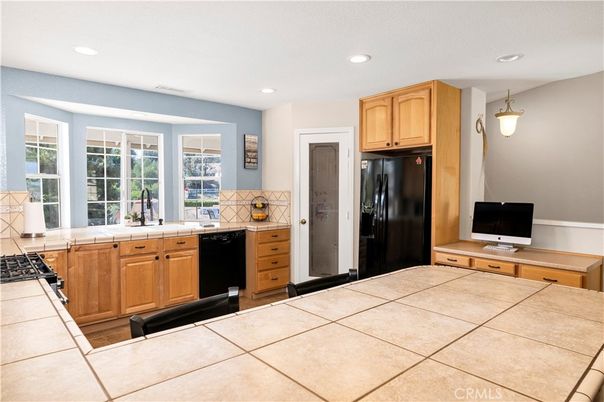 Interior, Kitchen, Pendant Lights, Recessed Lighting, Tile Countertops