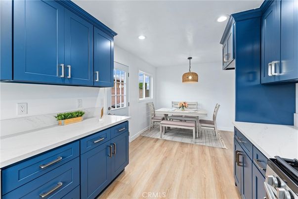 Dining room, Interior, Kitchen, Pendant Lights, Recessed Lighting, Wood Texture Flooring