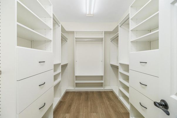 Interior, Walk-in Closets, Wood Texture Flooring
