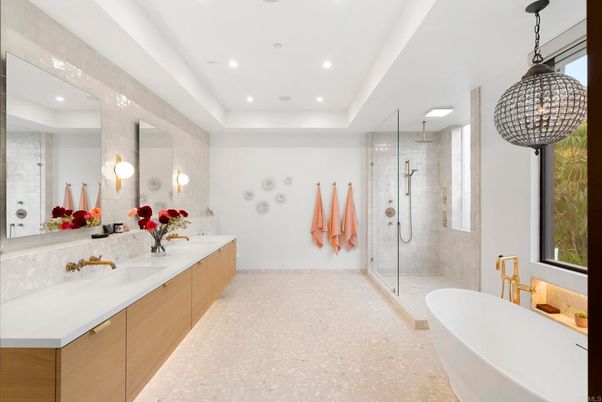 Bathroom, Dual Sink Vanities, Free Standing Baths, Glass Shower, Interior, Recessed Lighting