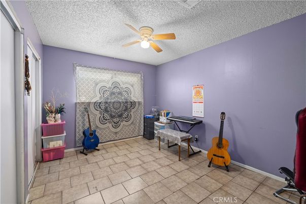 Interior, Piano