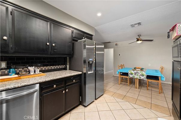 Dining room, Interior, Kitchen, Recessed Lighting, Stainless Steel Appliances