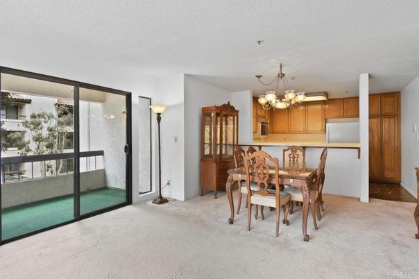 Chandelier, Dining room, Interior, Kitchen