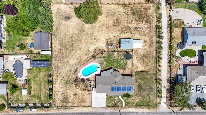 Exterior, Drone