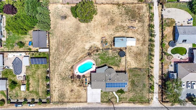 Exterior, Drone
