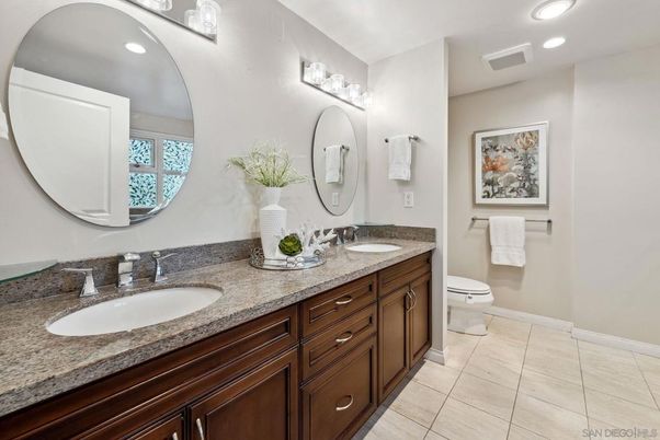 Bathroom, Dual Sink Vanities, Interior, Recessed Lighting
