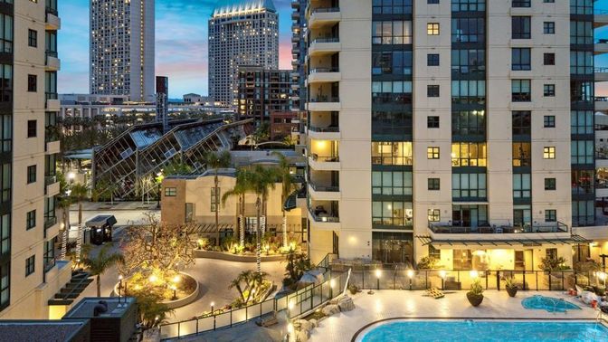 Exterior, Pool, Other, Skyline