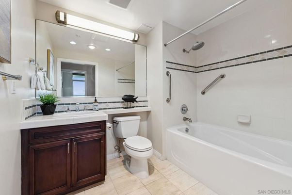 Bathroom, Interior, Recessed Lighting