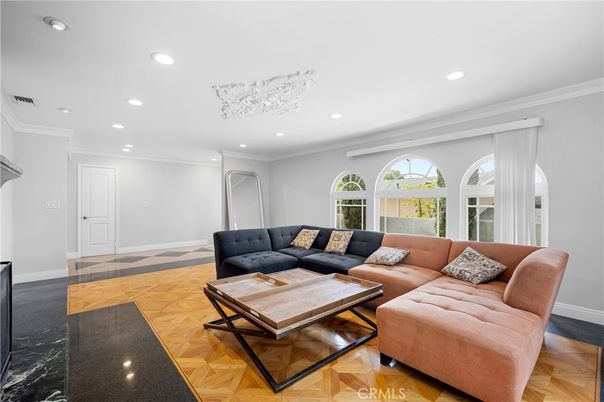 Interior, Living room, Recessed Lighting, Wood Texture Flooring