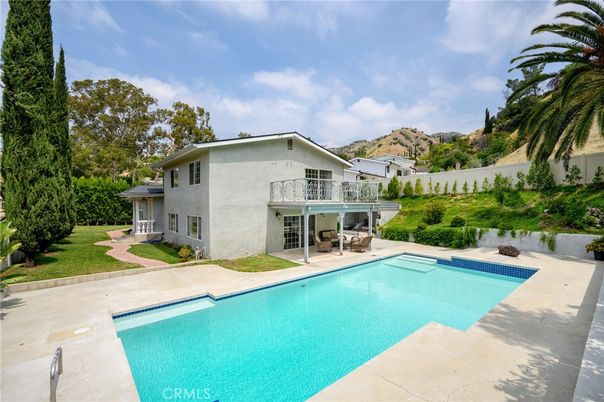 Exterior, Pool