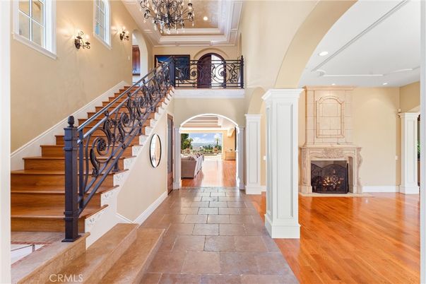 Chandelier, Fireplace, Interior, Recessed Lighting, Wood Texture Flooring