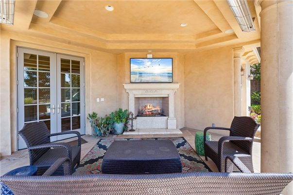 Exterior, Fireplace