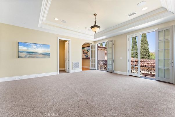 Empty room, Interior, Pendant Lights, Recessed Lighting