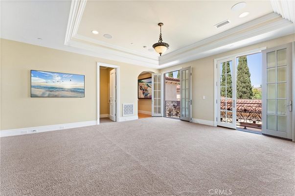 Empty room, Interior, Pendant Lights, Recessed Lighting
