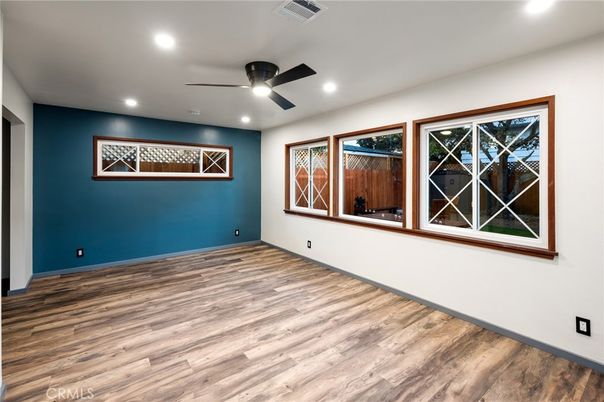Empty room, Interior, Recessed Lighting, Wood Texture Flooring