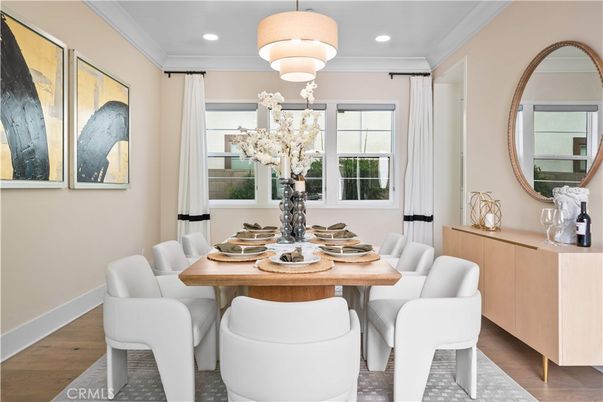 Chandelier, Dining room, Interior, Recessed Lighting, Wood Texture Flooring