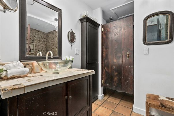 Bathroom, Interior, Tile Countertops