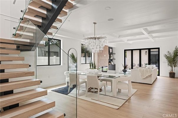 Chandelier, Dining room, Interior, Living room, Pendant Lights, Recessed Lighting, Wood Texture Flooring