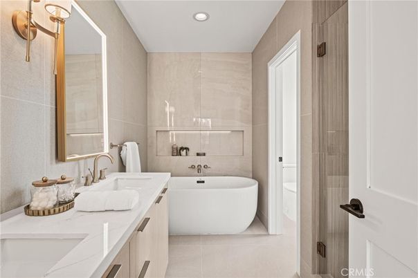 Bathroom, Dual Sink Vanities, Free Standing Baths, Interior, Recessed Lighting