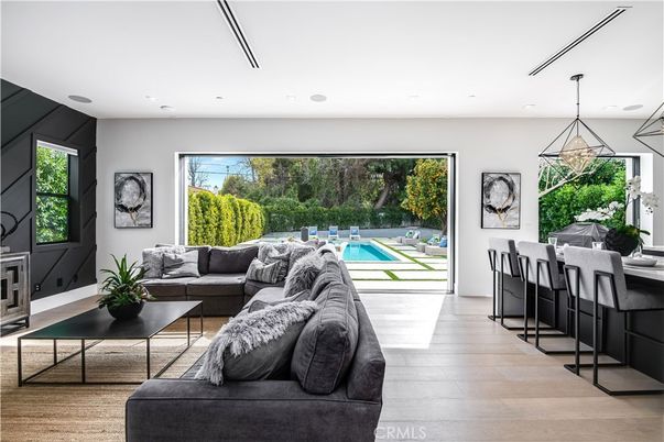 Dining room, Interior, Living room, Pendant Lights, Recessed Lighting, Wood Texture Flooring