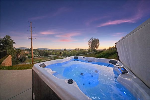 Exterior, Hot Tub