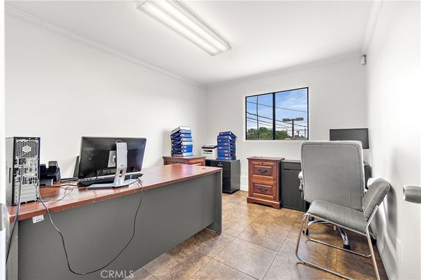 Home Office, Interior