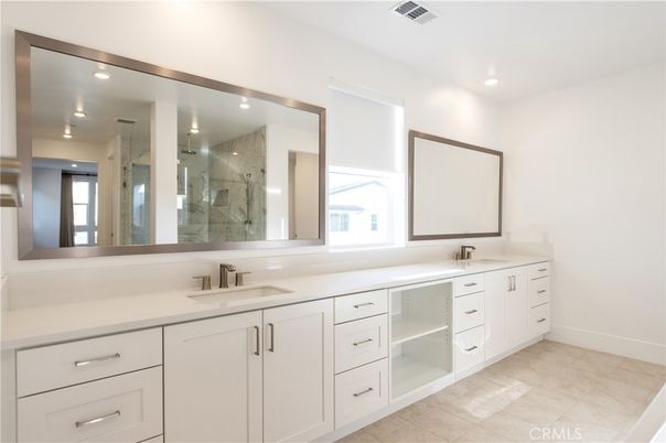 Bathroom, Dual Sink Vanities, Interior, Recessed Lighting