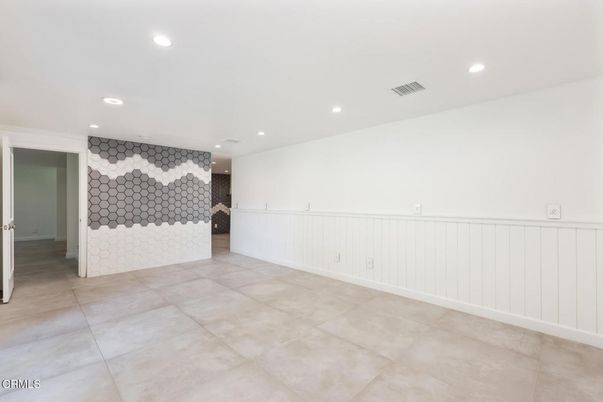 Empty room, Interior, Recessed Lighting