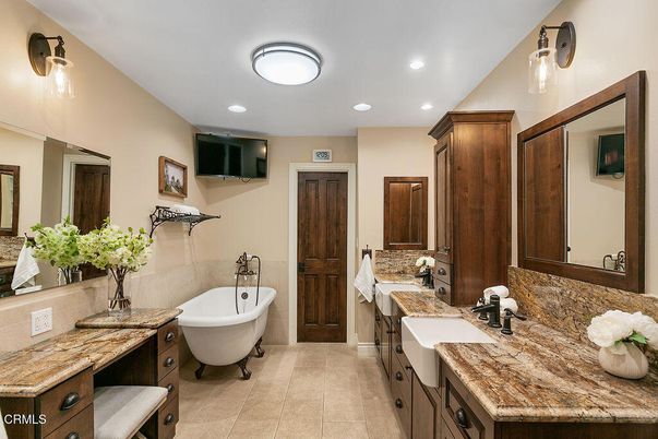 Bathroom, Dual Sink Vanities, Free Standing Baths, Interior, Recessed Lighting