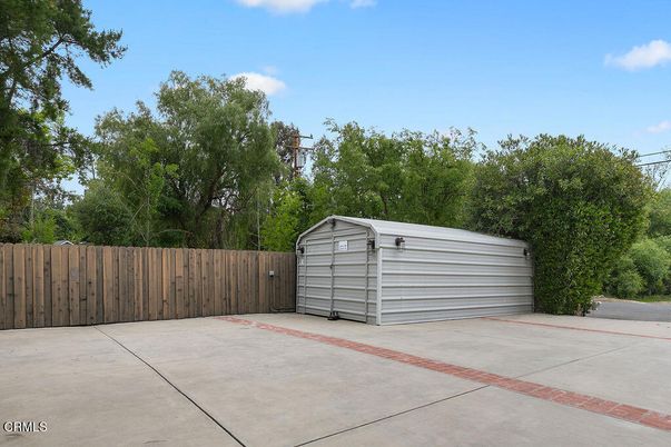 Detached Garage, Exterior