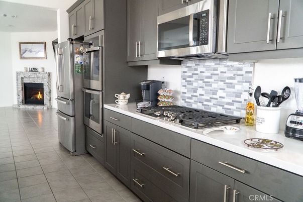 Fireplace, Interior, Kitchen, Stainless Steel Appliances