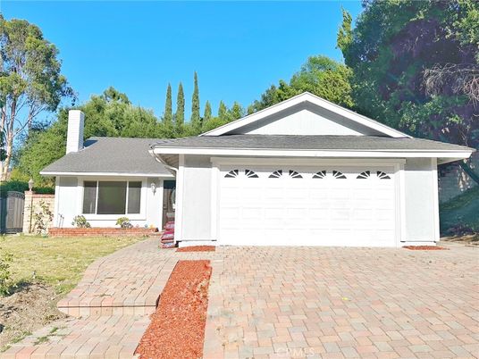 Attached, Exterior, Facade, Ranch