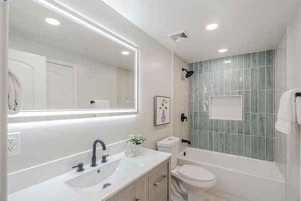 Bathroom, Interior, Recessed Lighting