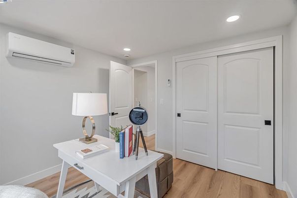 Home Office, Interior, Recessed Lighting, Wood Texture Flooring