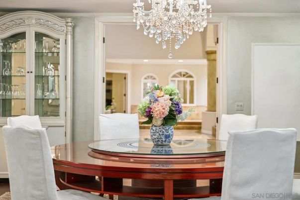Chandelier, Dining room, Interior