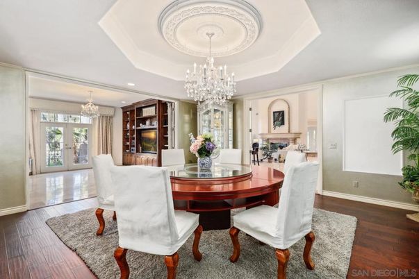 Chandelier, Dining room, Interior, Recessed Lighting, Wood Texture Flooring