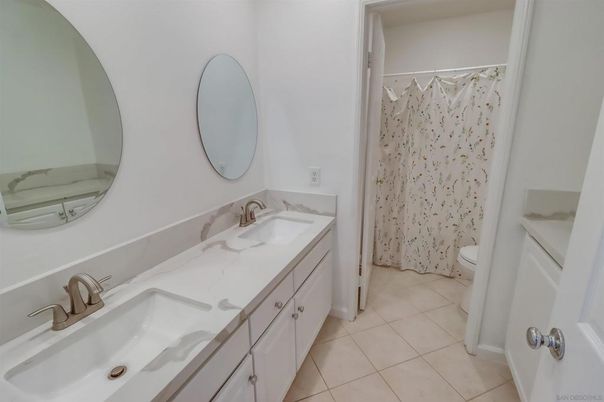 Bathroom, Dual Sink Vanities, Interior