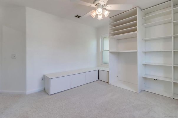 Empty room, Interior, Walk-in Closets