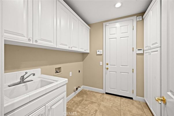 Bathroom, Interior, Recessed Lighting, Tile Countertops