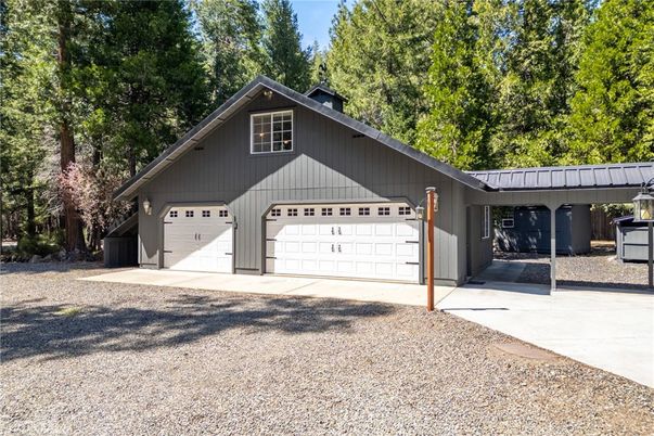 Detached Garage, Exterior