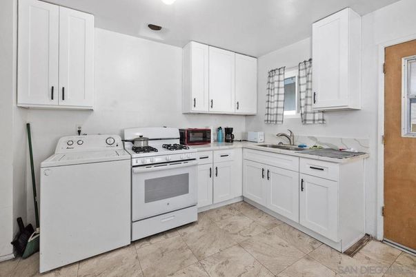 Interior, Kitchen, Washer