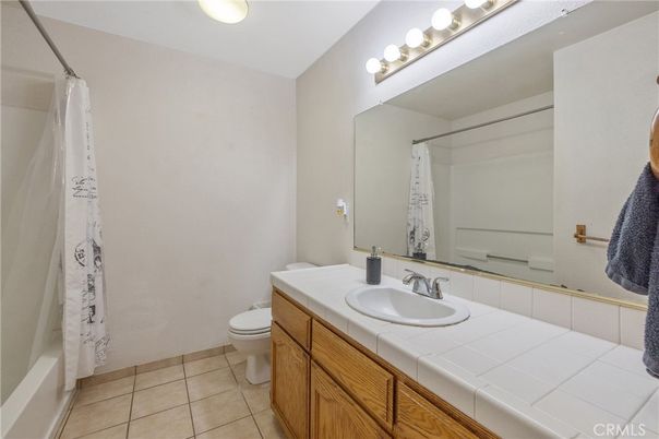Bathroom, Interior, Tile Countertops