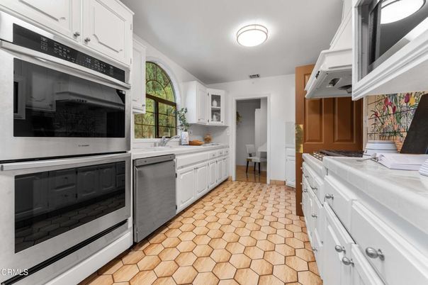 Interior, Kitchen, Stainless Steel Appliances