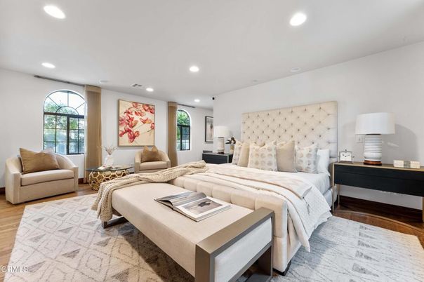 Bedroom, Interior, Living room, Recessed Lighting, Wood Texture Flooring