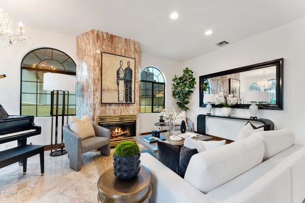 Chandelier, Fireplace, Interior, Living room, Piano, Recessed Lighting