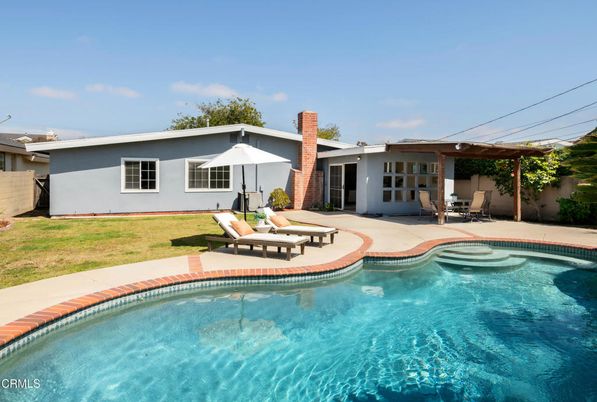 Exterior, Pool